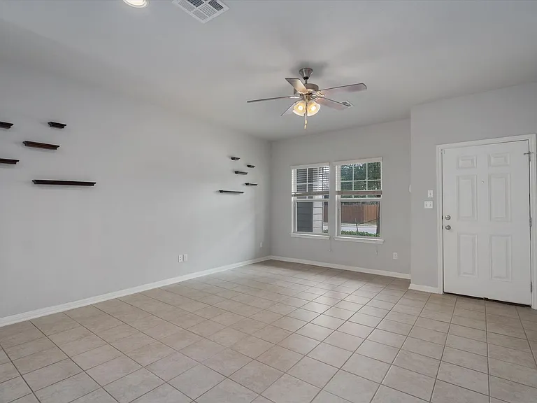 207 Wainscot Oak Way — Photo 4