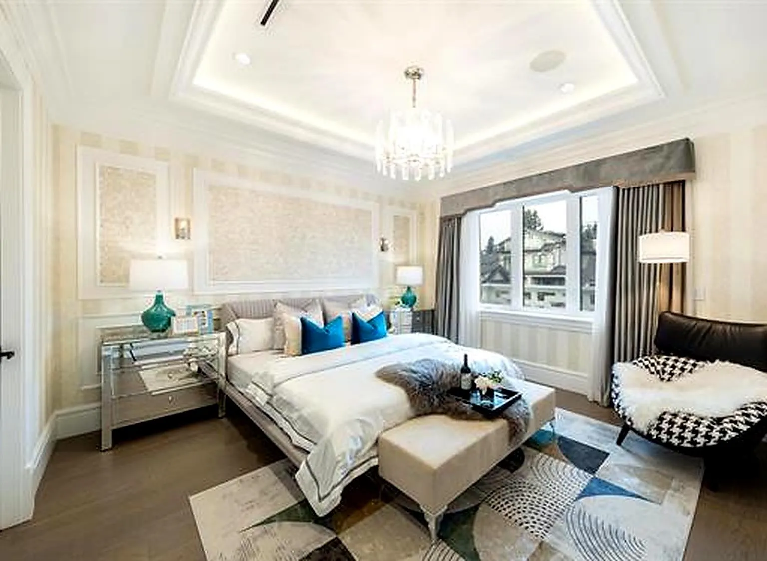 6 bed, 5015 sqft, $13,000 — Photo 1