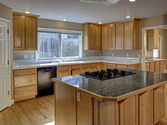 3rd image of 6010 Lakeview Dr