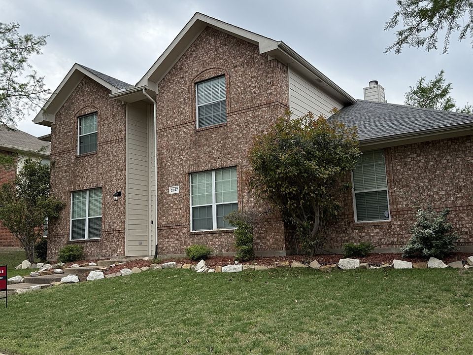 1st image of 2827 Clear Creek Dr