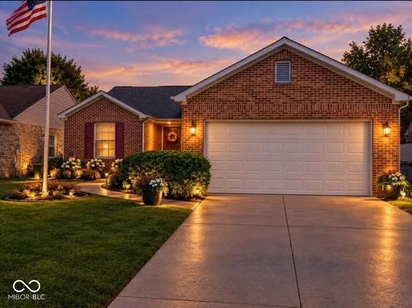 747 Franklin Ct, Greenfield, IN 46140