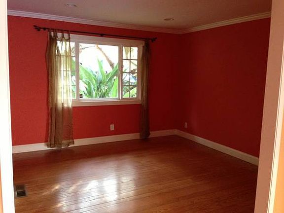 4th image of 1080 Siskiyou Dr