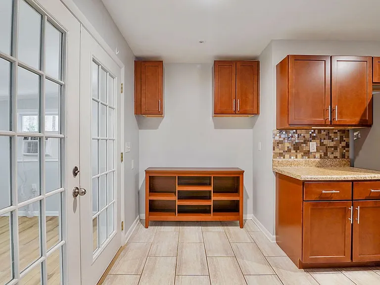 969 Oak Grove Rd — Photo 13