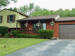 7965 Amor Dr, Clay, NY 13041