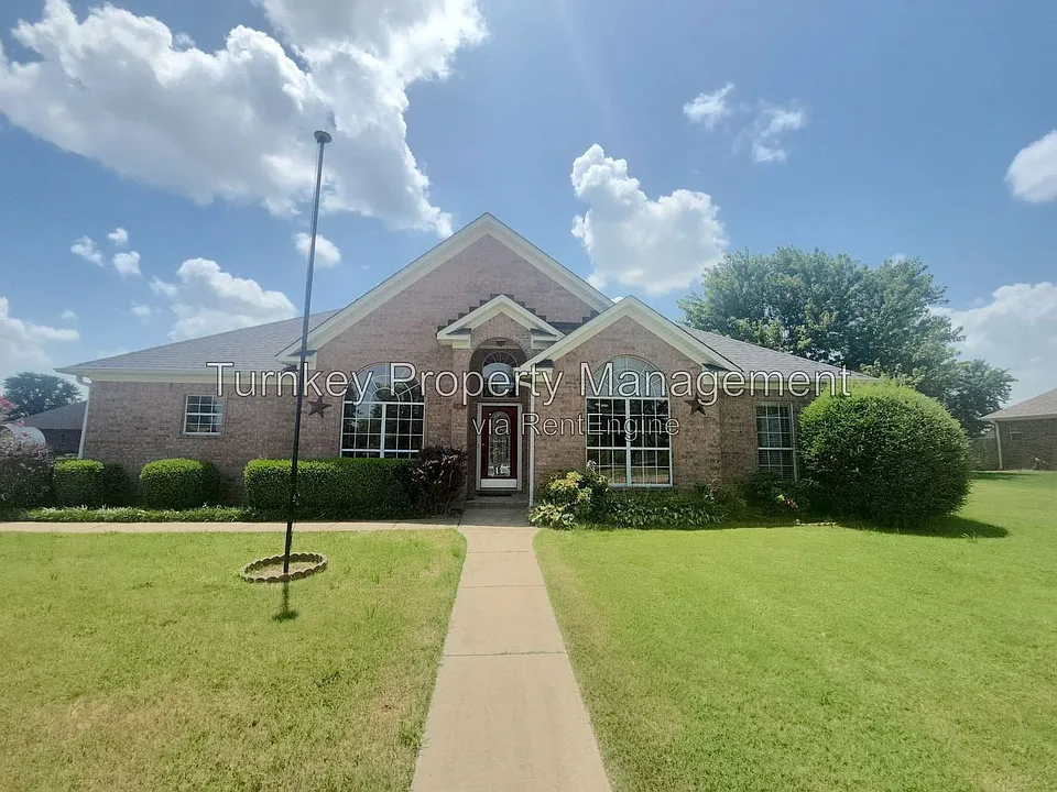 18 Kimberly Dr