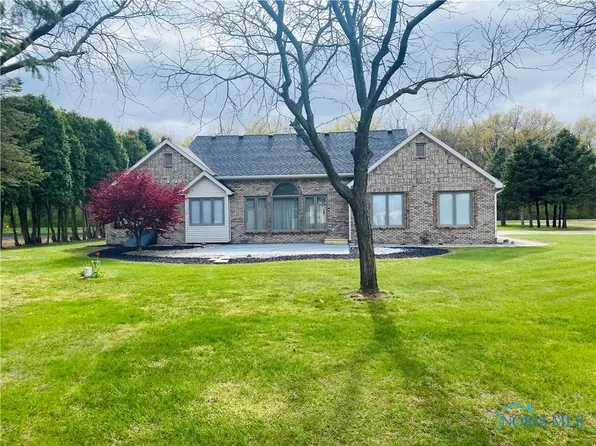 8841 Henry Lucas Rd, Grand Rapids, OH 43522