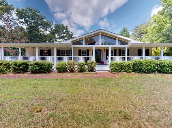 136 Monte Vista Ln, Lake Lure, NC 28746