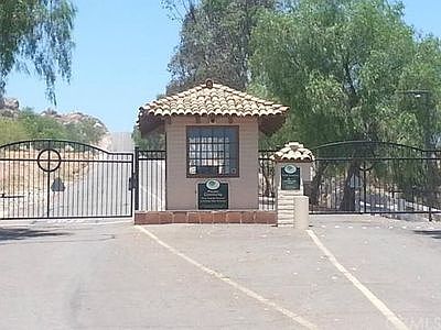GATED COMMUNITY LOT FOR SALE