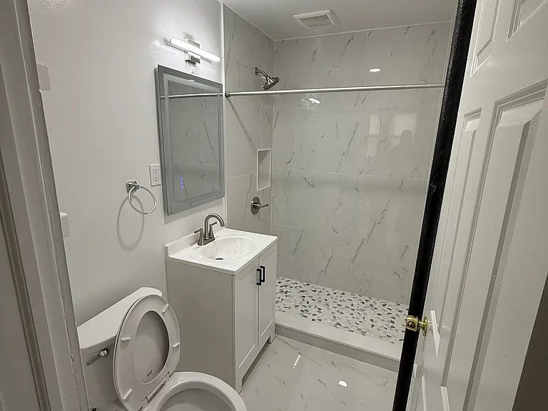 587 Beacon St #5A — Photo 3