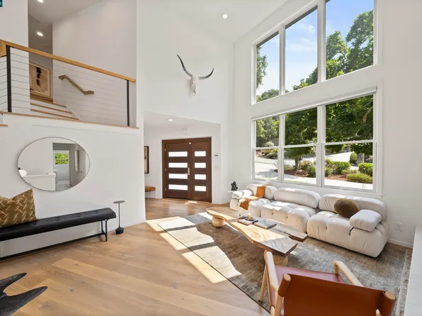 15 Overhill Rd, Orinda, CA 94563