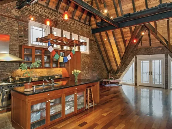 316 East 59th Street image 8 of 13