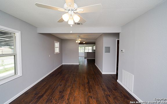 5th image of 969 Keats St