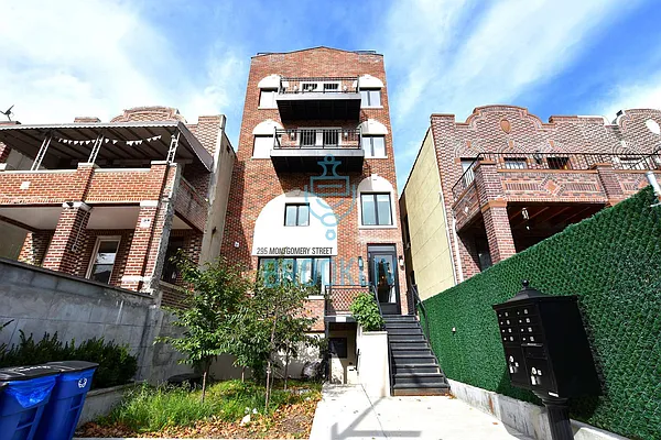 Rented by null | media 39