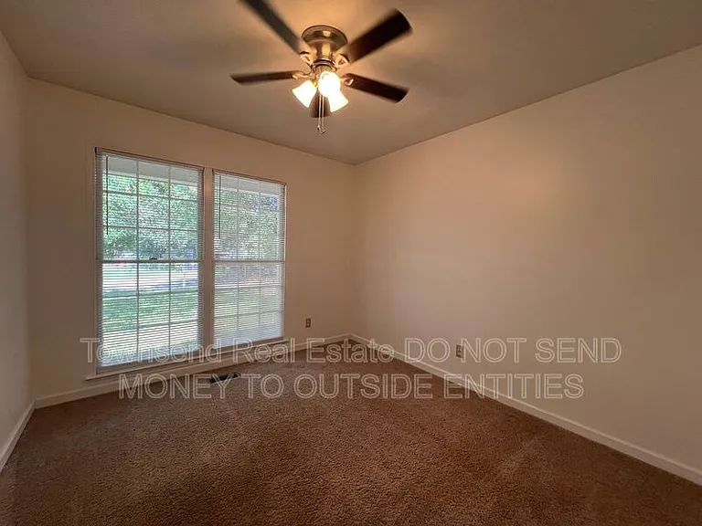 2213 Stanton St — Photo 8