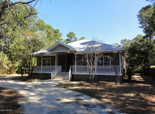 691 Mallet Bayou Rd, Freeport, FL 32439