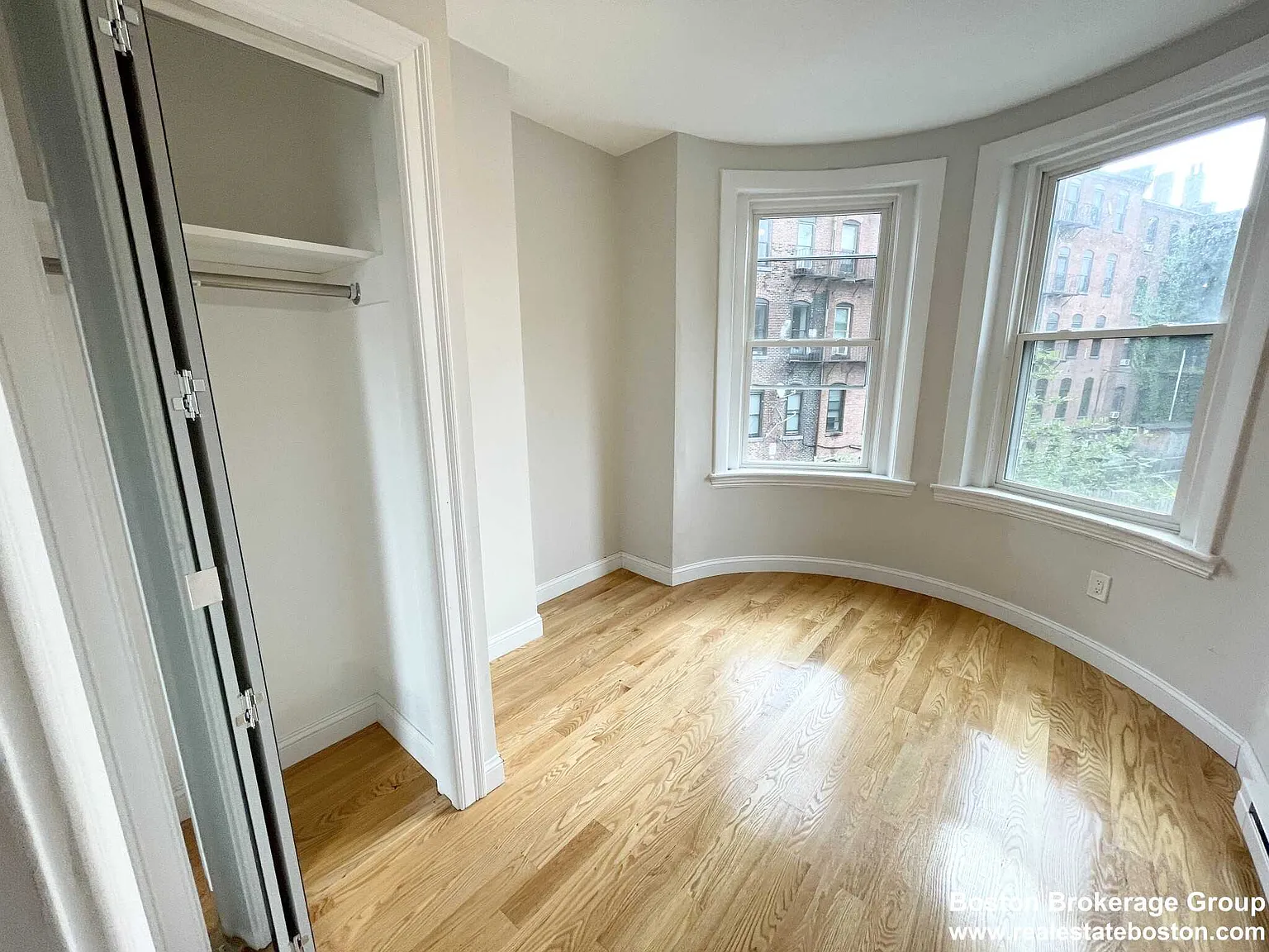 4 bed, $6,000 — Photo 3