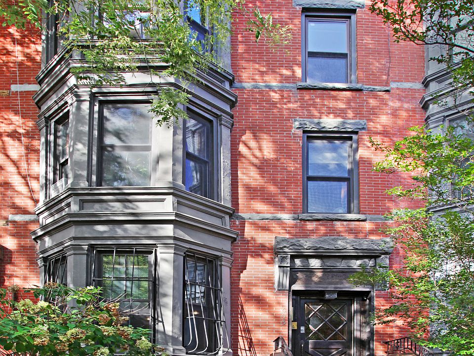 1st image of 693 De Graw St #3