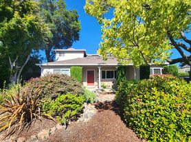 Charming 2 Bedroom, 2 Bathroom Home in Redwood City, 2 br / 2.0 ba, $5000