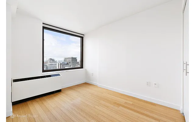 Sold by Douglas Elliman | media 15