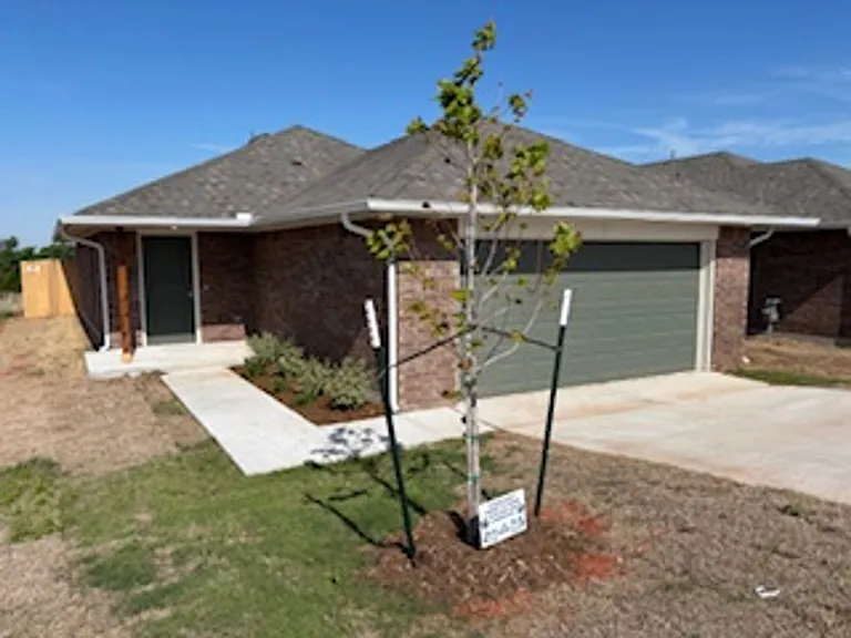 19501 Conway Dr — Photo 1