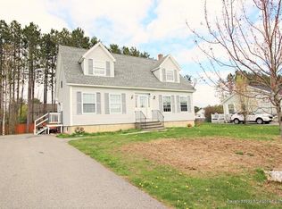 33 Fawn Ct, Bangor, ME 04401