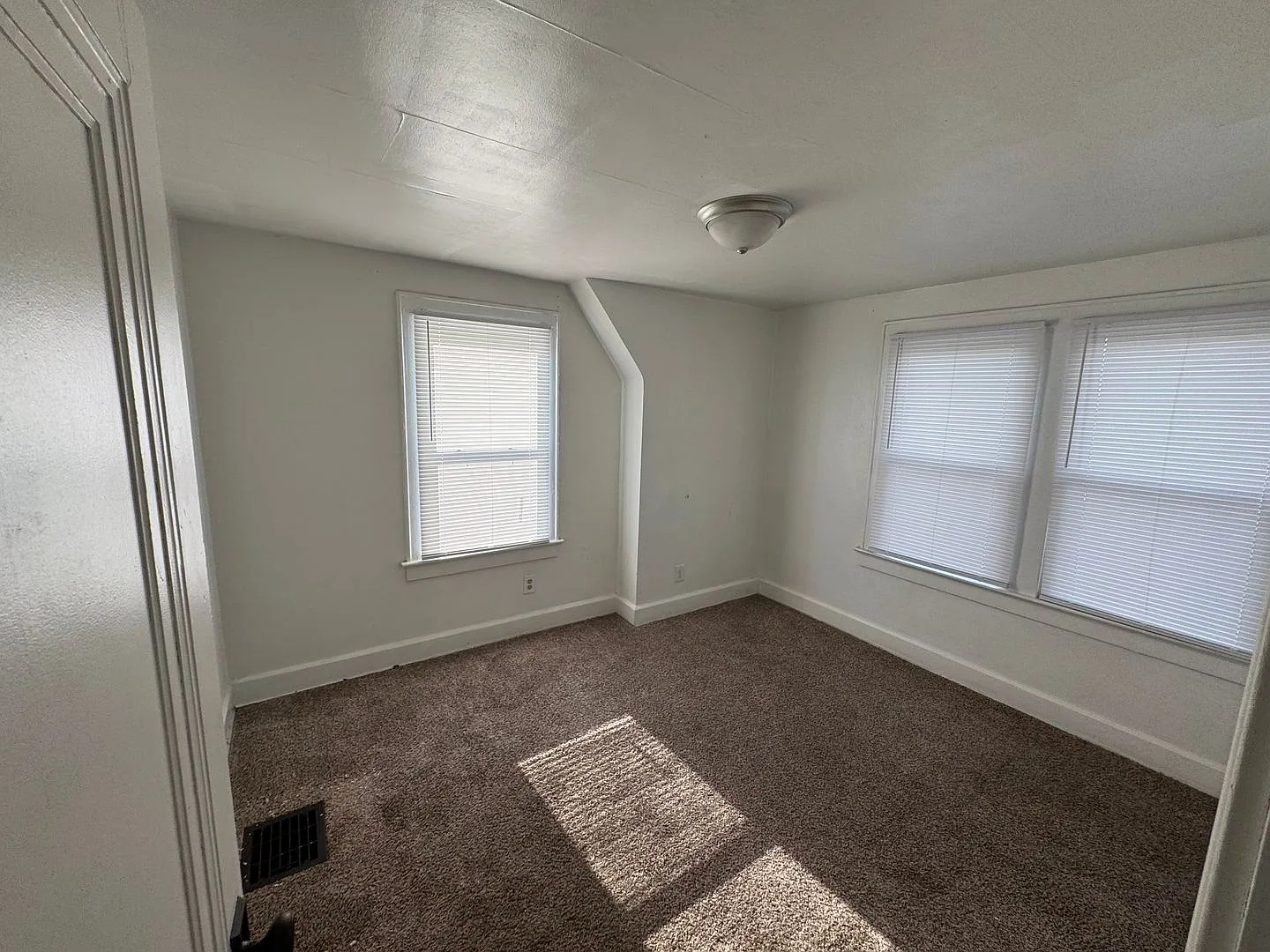 663 Eastmoor Blvd — Photo 4