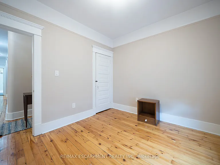 8 William St — Photo 26