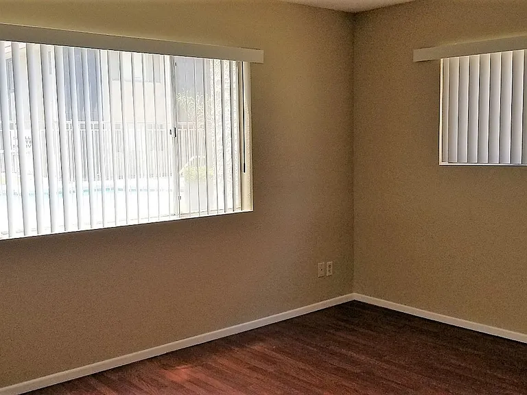700 W University Dr #119 — Photo 9