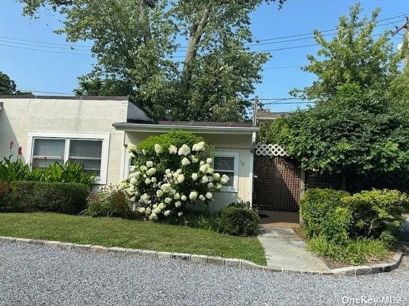 140 Wall St #10, Huntington, NY 11743