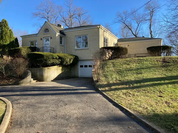 2209 Oriole Trl, Long Beach, IN 46360