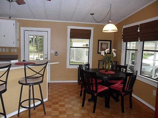 2nd image of 307 Juniper Cir