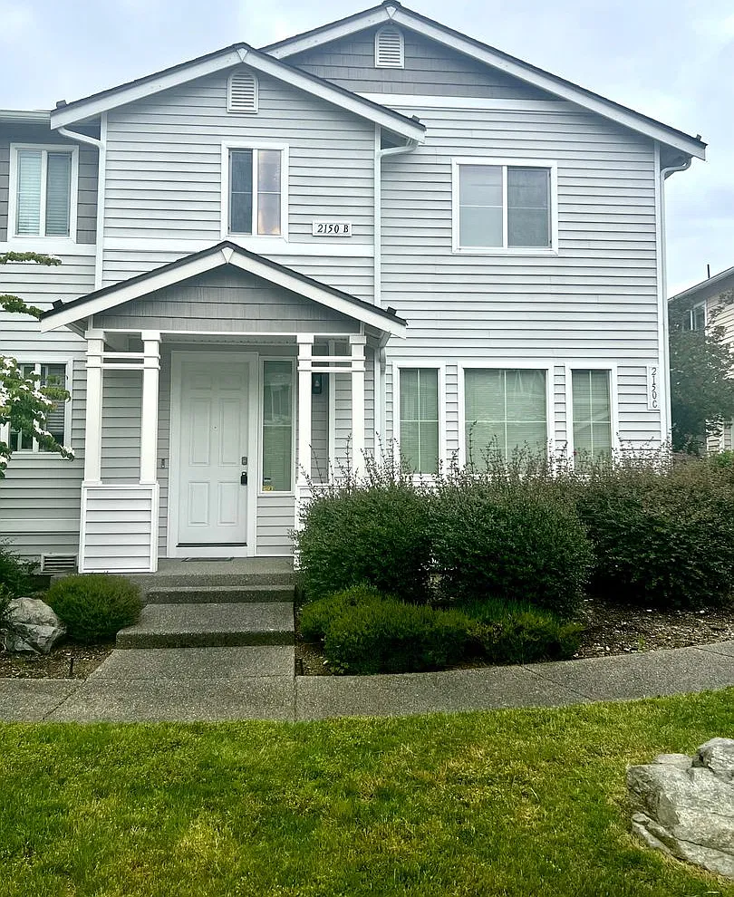 Spacious 3bd/2bath Condo In Dupont — Photo 1