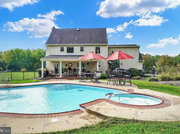 135 Chelsey Dr, East Fallowfield, PA 19320