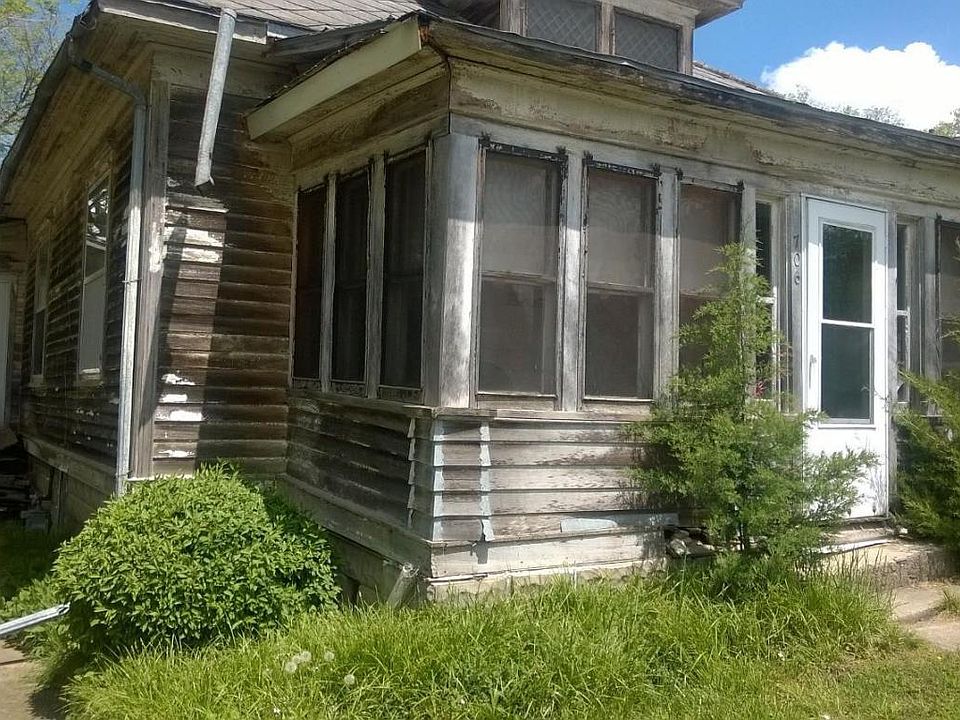 2nd image of 706 Oakland Ave