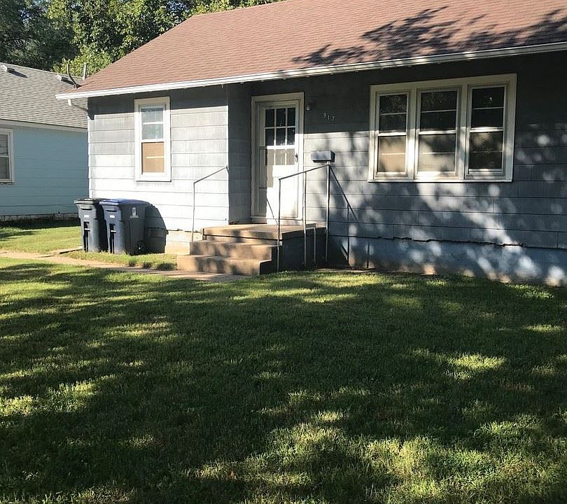 1st image of 917 S Topeka St