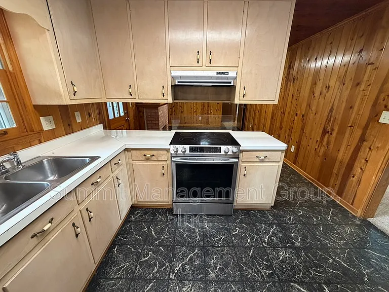 200 Indian Creek Dr — Photo 8