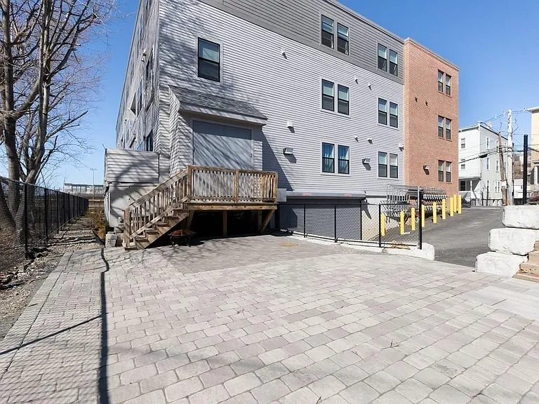 16 Boardman St #207 — Photo 13