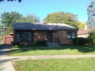 106 S Du Bois Ave, Elgin, IL 60123
