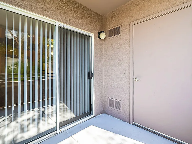 Sterling Point Apartment Homes — Photo 75