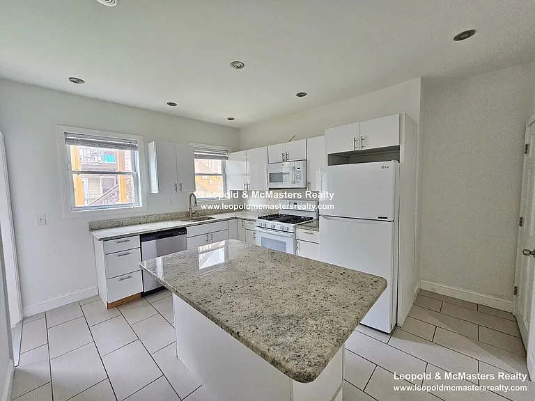 12 Ashford St #1 — Photo 5