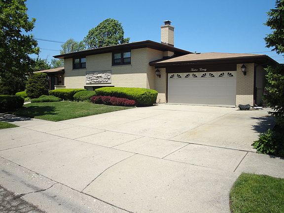 3rd image of 1220 Fargo Ave
