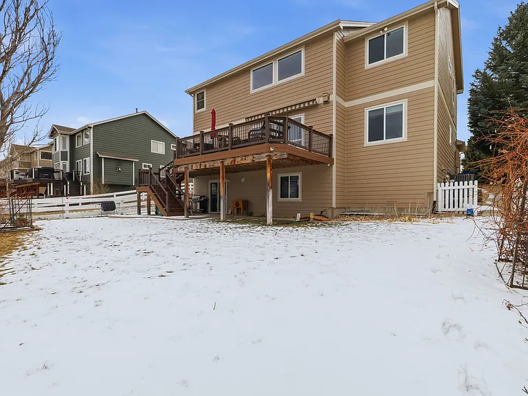 Spacious back yard backing to green belt