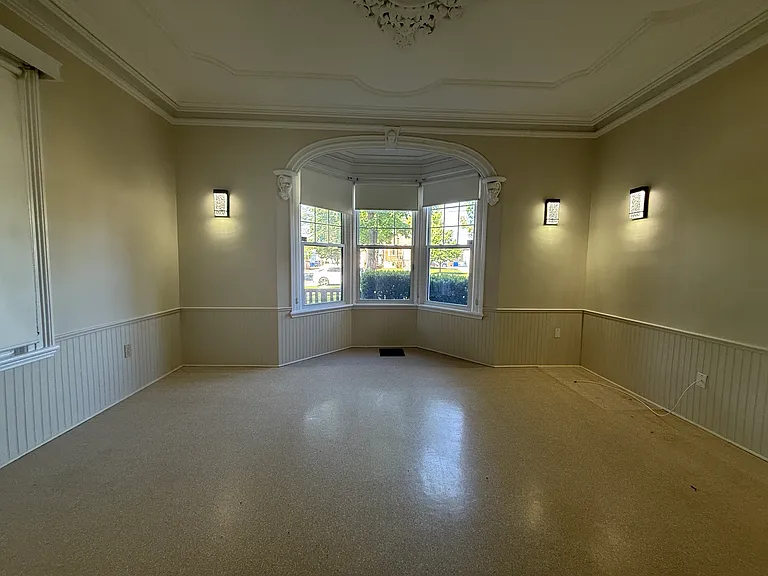 732 Wellington St — Photo 3