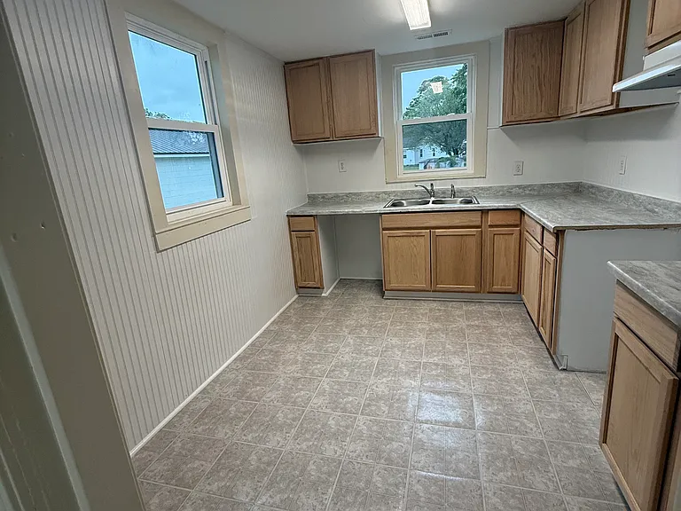 202 S Sampson Ave — Photo 10