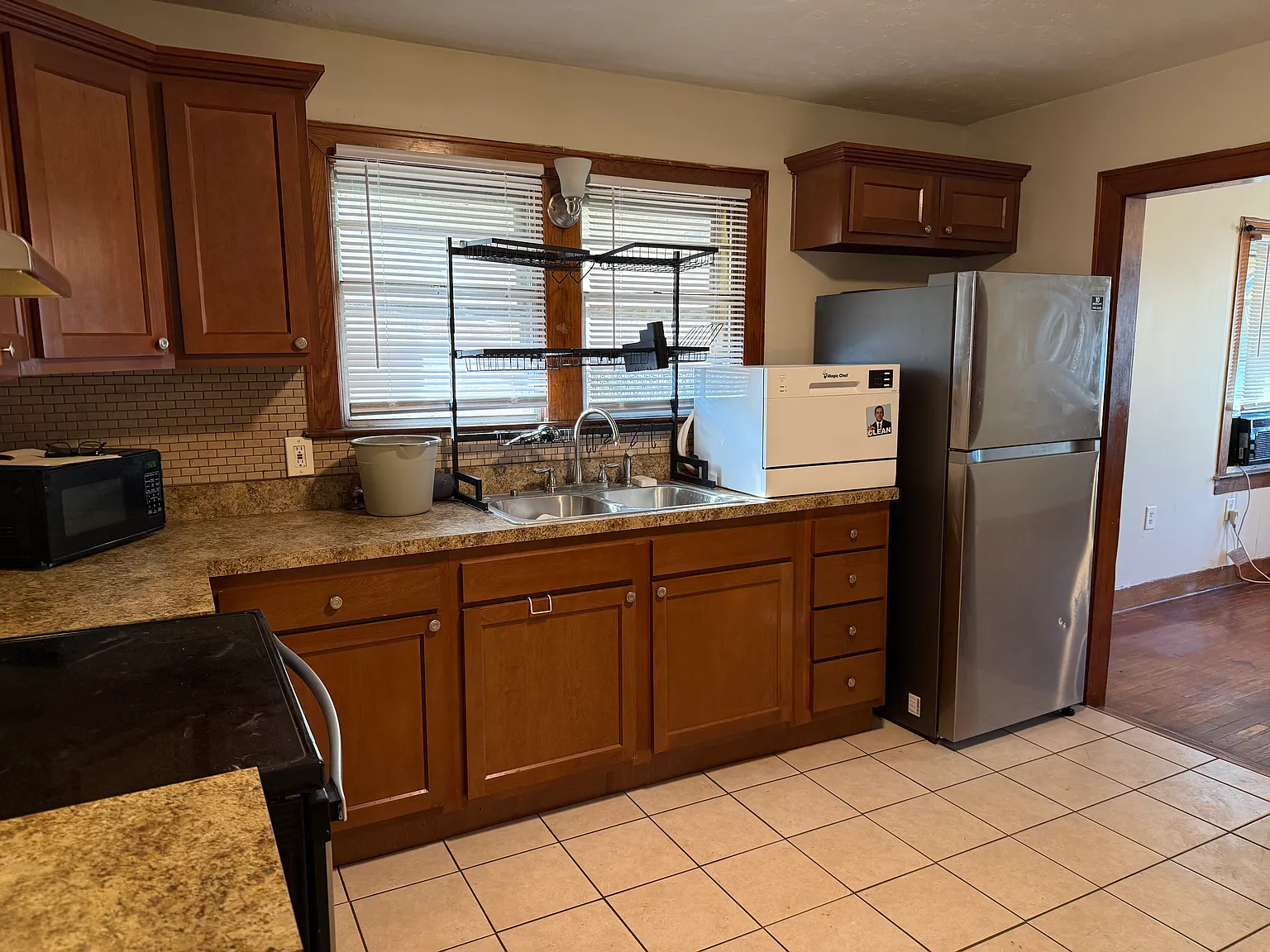 2 bed, 750 sqft, $1,000 — Photo 2