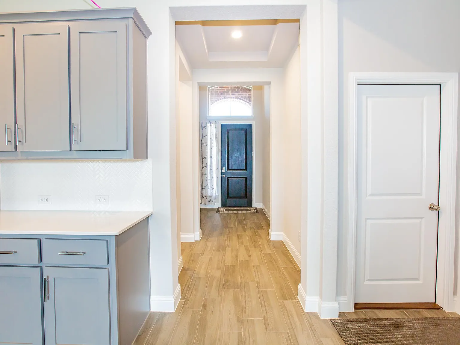 5 bed, 2853 sqft, $3,500 — Photo 4