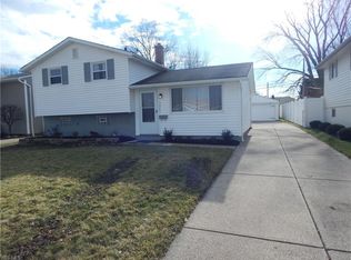 15927 Southway Dr, Brookpark, OH