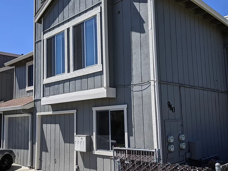 960 Memorial Dr #D — Photo 1