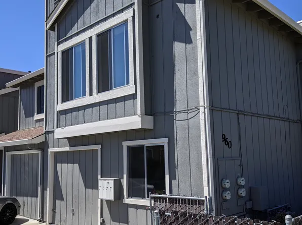 960 Memorial Dr APT D, Hollister, CA 95023
