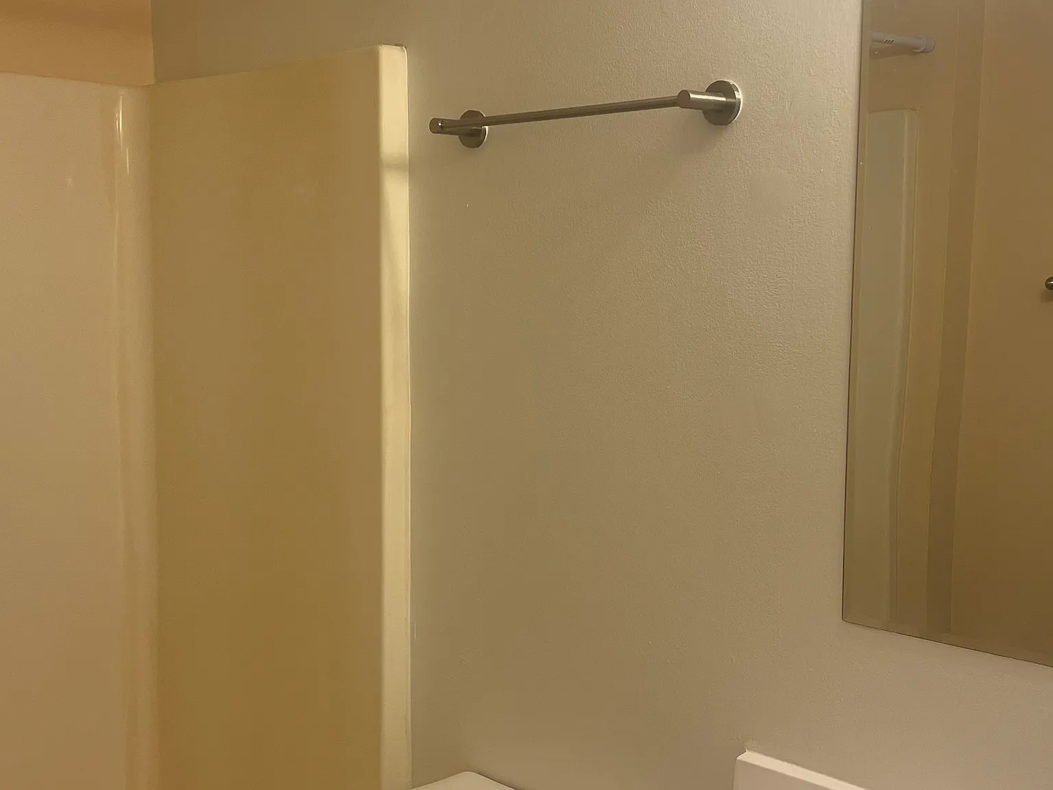 2 bed, 912 sqft, $1,200 — Photo 2